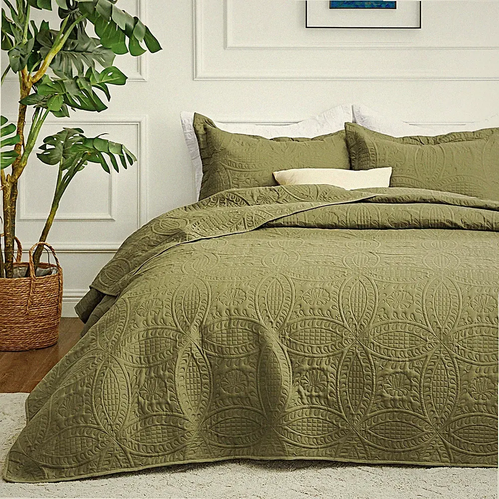 Love's cabin Oversized King Quilt 3 Piece Coin Pattern Green Bedspread Set