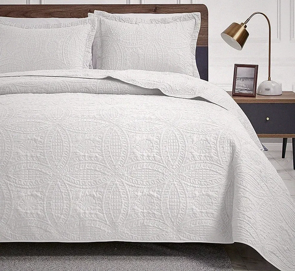 LOVE'S CABIN QUILT & SHAMS WHITE BEDSPREAD LIGHTWEIGHT COIN PATTERN QUEEN